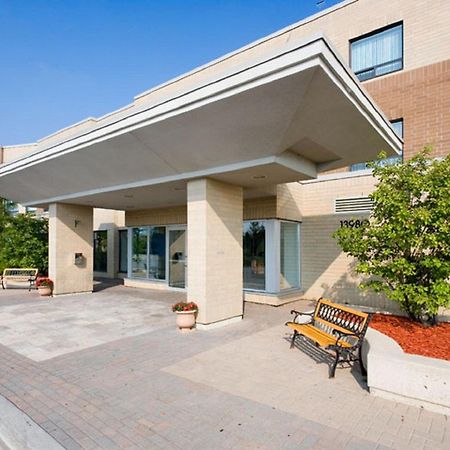 Residence & Conference Centre - King City Екстер'єр фото