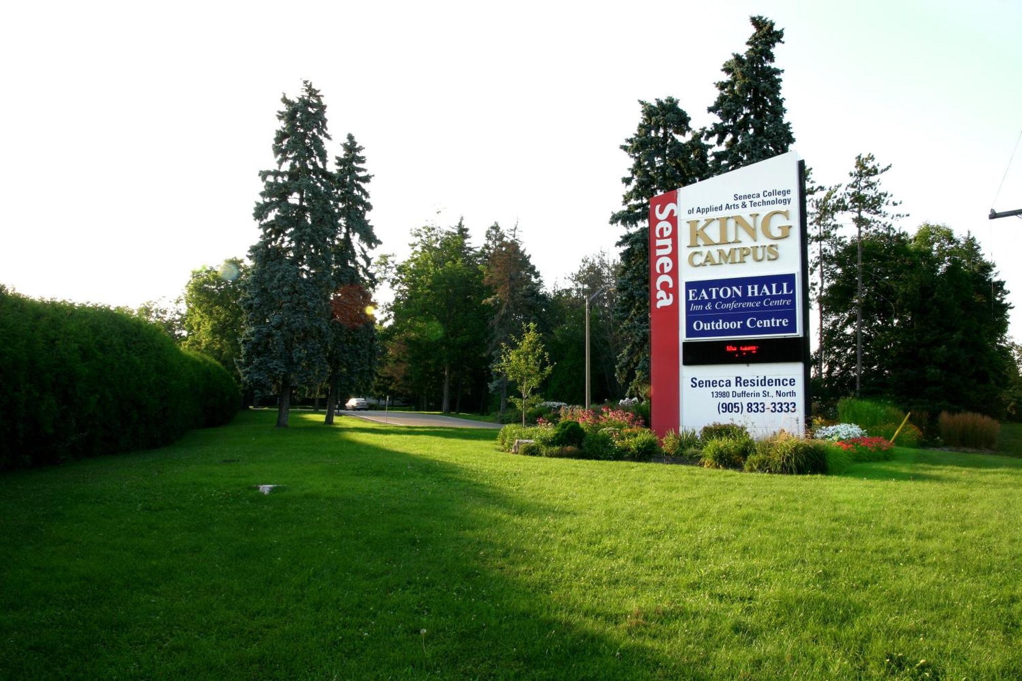 Residence & Conference Centre - King City Екстер'єр фото