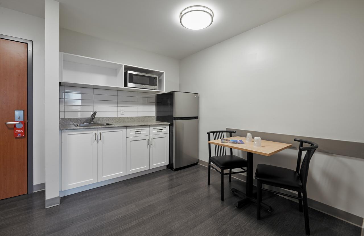 Residence & Conference Centre - King City Екстер'єр фото